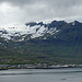 Blick über den Grundarfjörður zur gelichnamigen Ortschaft (© Buelipix)