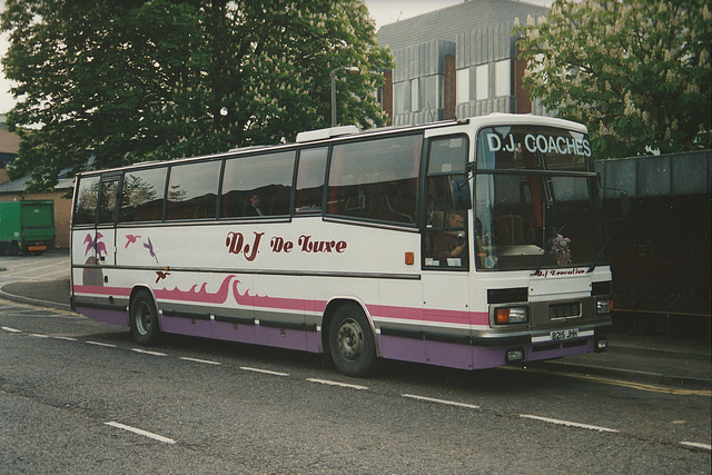 D J Coaches B215 JHH in Newmarket – 10 May 1994