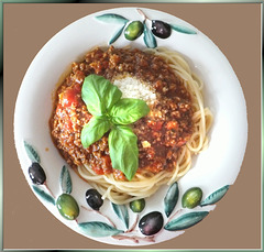 Spaghetti con basilikum. ©UdoSm