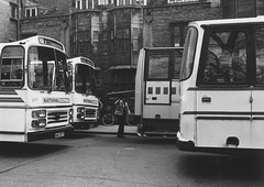 Express service coaches at Drummer Street, Cambridge – 6 Apr 1985