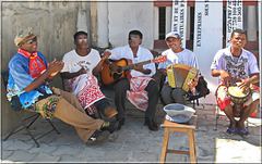 DIEGO SUAREZ, MADAGASCAR - Un bel gruppo di allegri suonatori