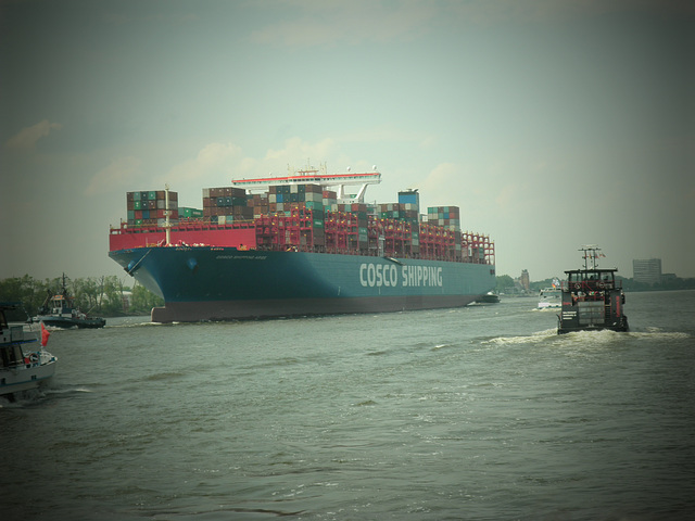 Containerriese COSCO shipping ARIES