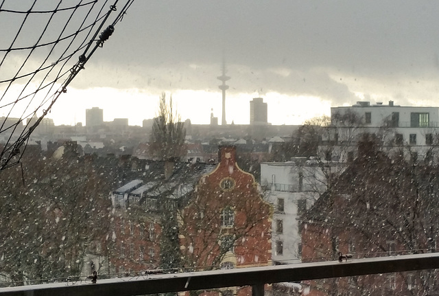 HFF: Schneeschauer über Hamburg