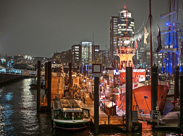 Hamburgs Hafen leuchtet (2xPiP)