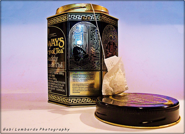 The 50 Images Project - 32/50 - tea tin