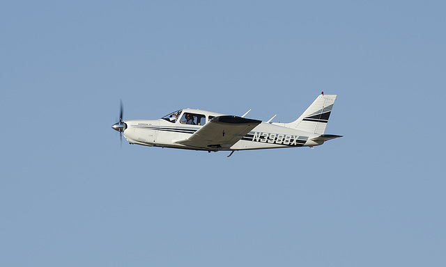 Piper PA-28 N3988X