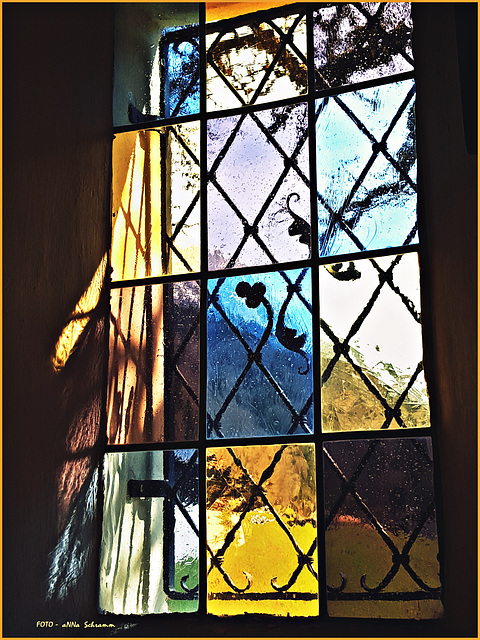 Fenster der Antonios-Kapelle ... Ostern 2016