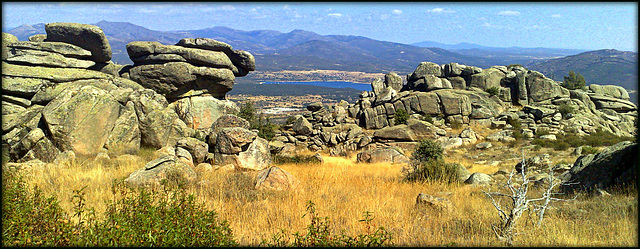Sierra de La Cabrera, granite and reservoir.