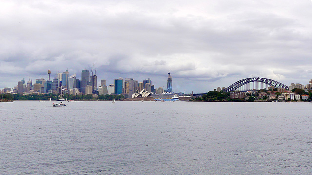 P1250771- Vue sur la city, l'opéra et le pont depuis Cremorne point  - Sydney. 22 février 2020