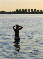 The Girl in the Water I...