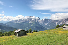 Blick vom Karnischen Kamm auf die Dolomiten