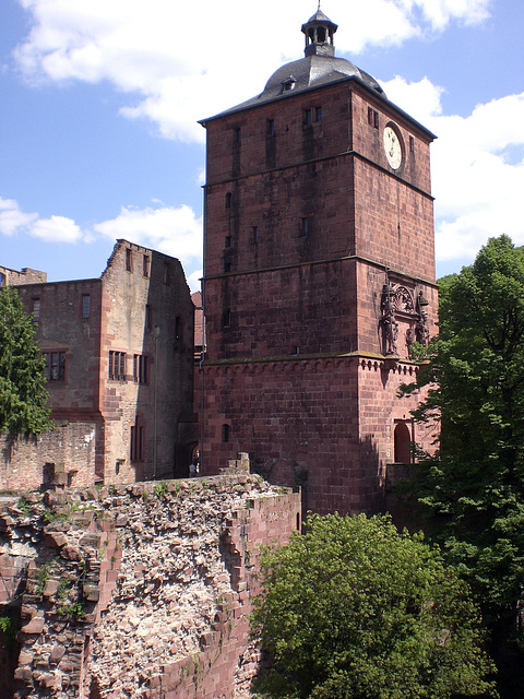 Burgturm am Hauteingang