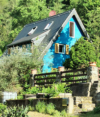 Das blaue Haus im Elbtal