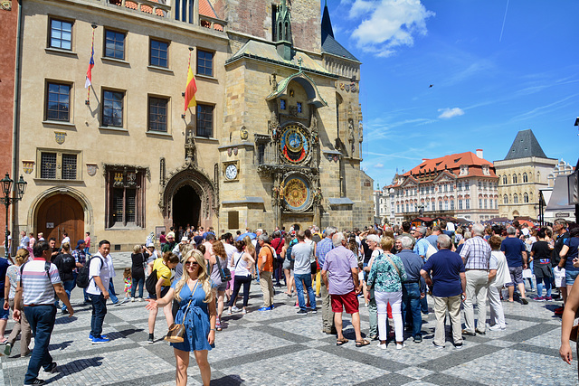 Prague 2019 – Crowd in front of the Astronomical Clock