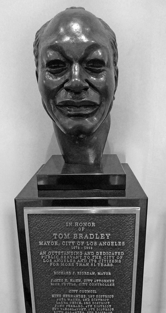 Bust of Tom Bradley (2818)