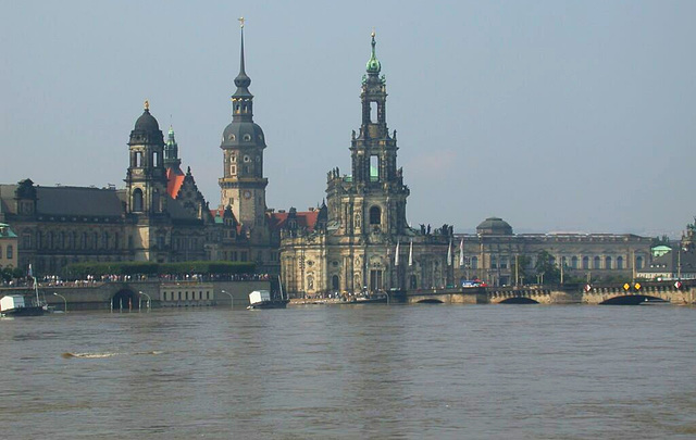 020 Elbehochwasser in Dresden 2002