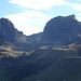 Die Berge, Nünenen 2102 m.ü.M. links, und rechts der Gantrisch 2176 m.ü.M.