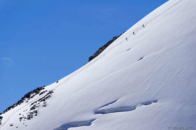 im Abstieg vom Allalinhorn (© Buelipix)