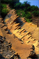 Denti  di roccia calcarea in Val Pessola