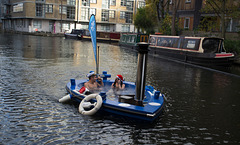 London Regents Canal  floating hot tub (# 0017)