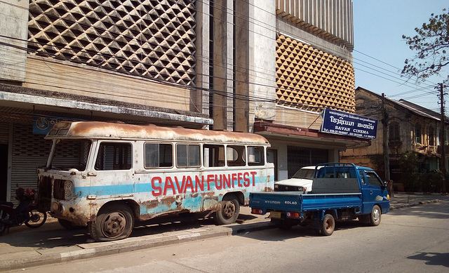 Savanfunfest bus & Savan cinema