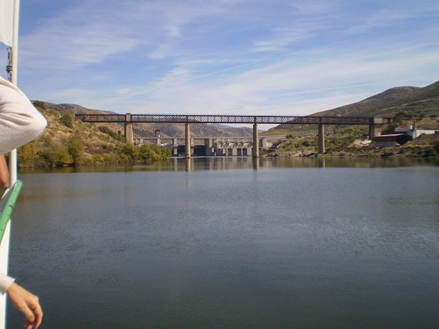 Road traffic bridge and Pocinho Dam.