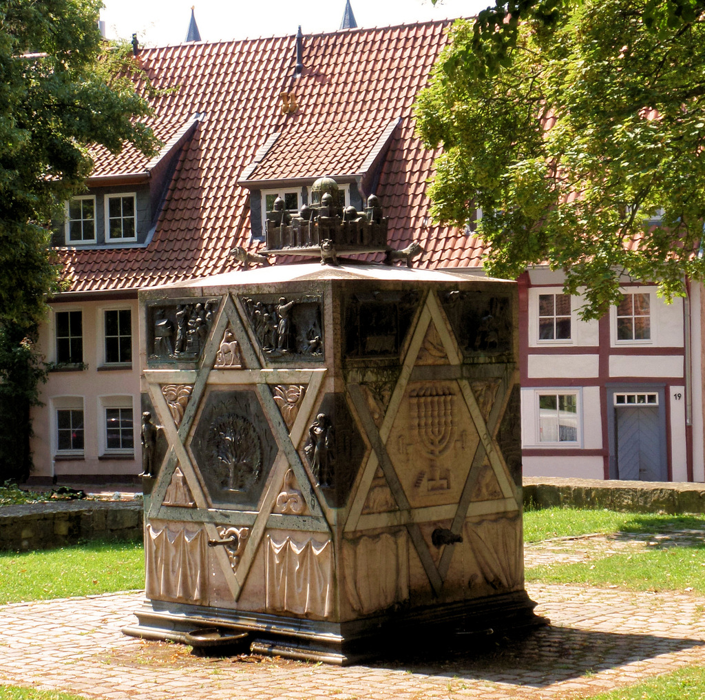 Das Synagogen-Denkmal in Hildesheim (3xPiP)