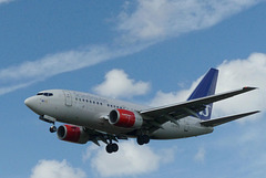 LN-RPX approaching Heathrow - 6 June 2015