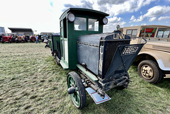 Oldtimer Festival Ravels 2022 – 1924 Linn HafTrak tractor