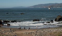 San Francisco Lands End / beach mask etiquette… (# 0544)