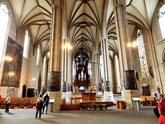 Erfurter Dom. Der jüngere Teil mit Altar und Hauptorgel. ©UdoSm