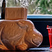 Hippo als Papierspender, Steingut, glasiert, 2015
