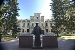 Denkmal für Dmitri Mendelejew