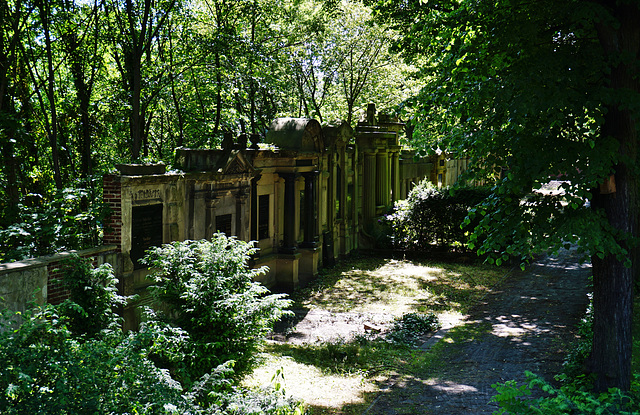 Ein Ort der Ruhe mitten in Berlin -Friedhof Buschkrugallee