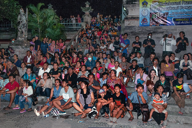 Audience at the Taman Budaya performance