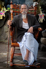Pedanda priest at Beji Griya temple