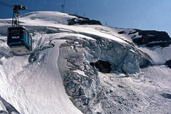 Gegenbewegung Bergfahr, Luftseilbahn Stand - Klein Titlis (1980)