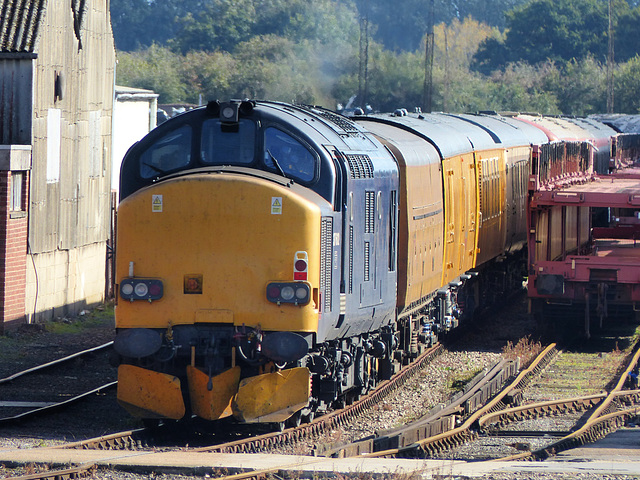 37612 at Eastleigh - 1 October 2020