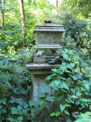 abney park cemetery, stoke newington, london.mini casket memorial to clarissa annie soutter, 1862