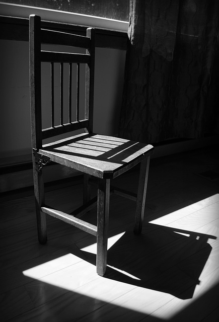 Chair Awaiting