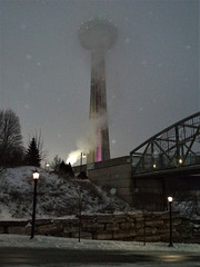 Tour brumeuse et pont matinal / Torre nebbiosa e ponte mattutino