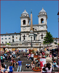 Roma : Piazza di Spagna - Oggi è vietato bivaccare sulla scalinata di Trinità dei Monti