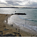 Vue des remparts à Saint Malo (35): La plage de Bon secours