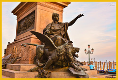 Estatua De Libertad En La Ciudad De Venecia+1 PiP