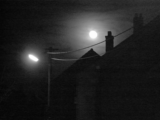 Lune pendue - Hanged Moon
