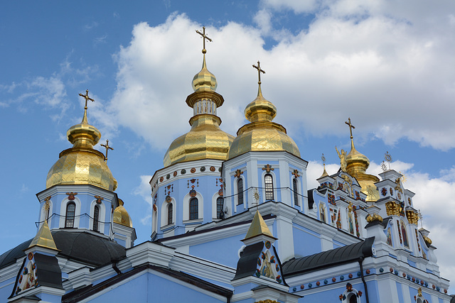 Киев, Купола Свято-Михайловского Златоверхого Собора / Kiev, The Top of the St. Michael's Golden Domed Cathedral