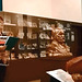 Ekspoziciestrino Pavla Dvořáková enkondukas la novan teman ekspozicion "10 jaroj de la muzeo kaj 100 jaroj de la respubliko"