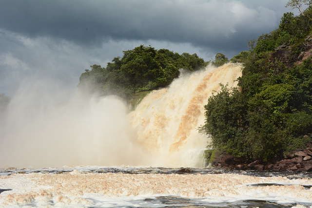 Venezuela, Canaima, Vadaima Waterfalls