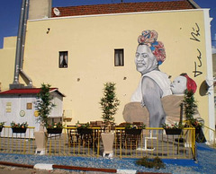 Mural of Restaurant Tia Bé.