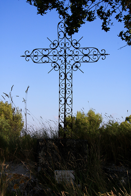 St. Genies-de-Fontedit: Le Croix du Moulin a Vent